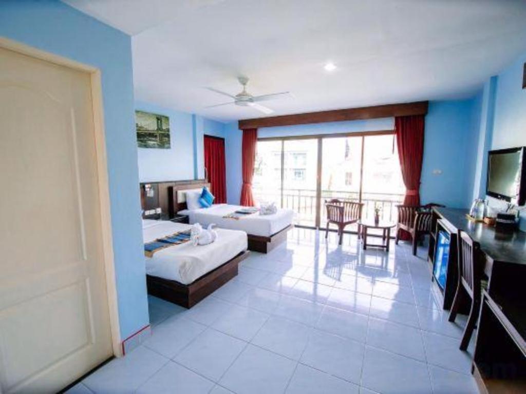 Hotel Oyo 343 Wanna Marine Patong Exterior foto