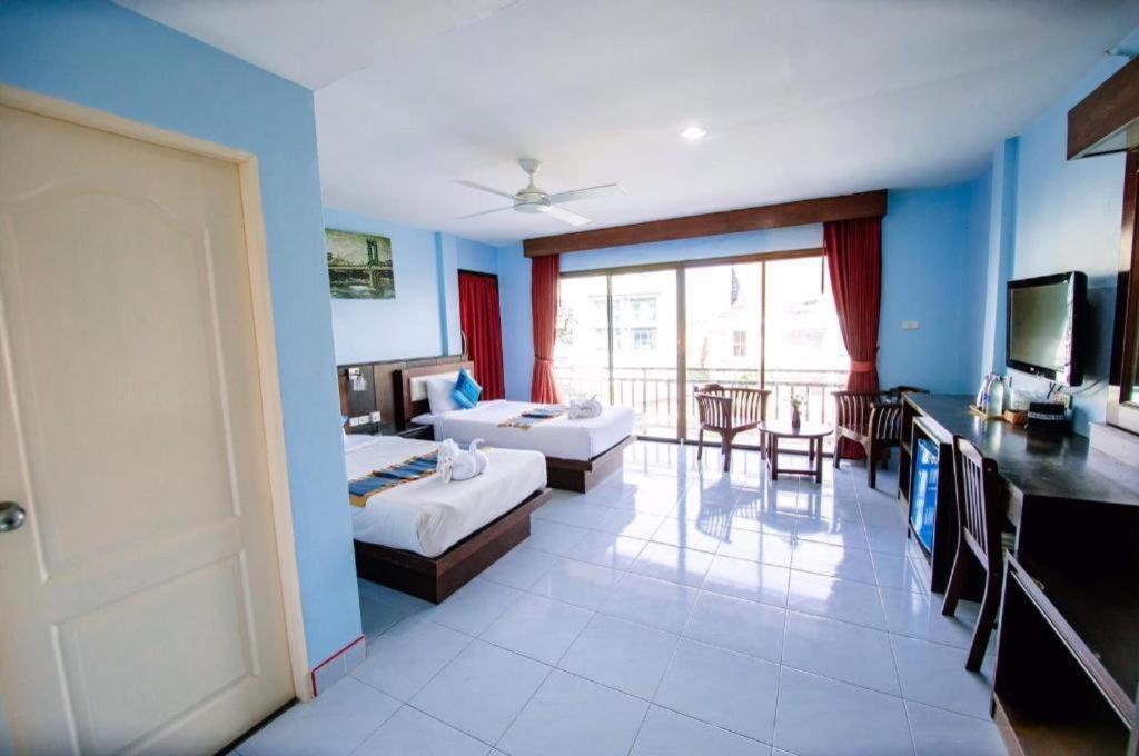 Hotel Oyo 343 Wanna Marine Patong Exterior foto